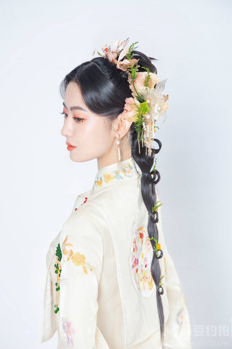 妆容模特