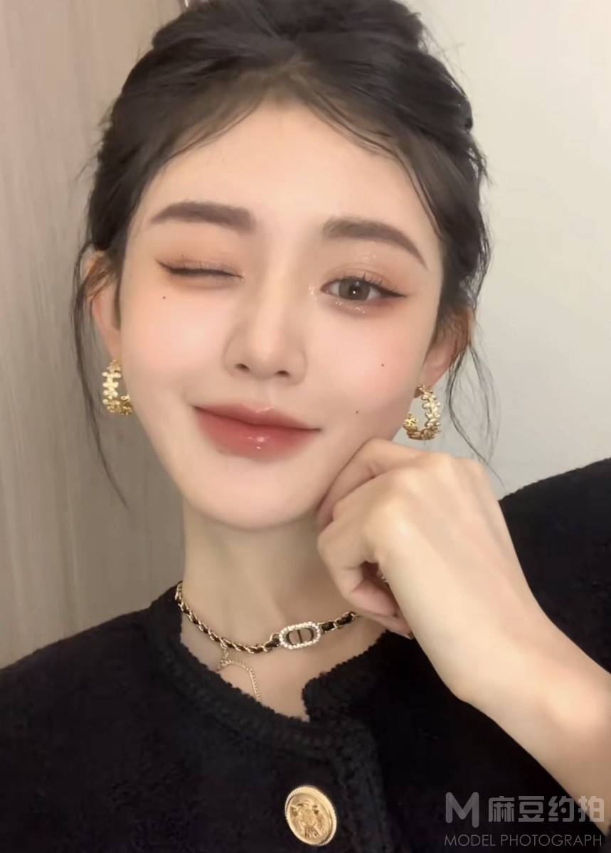 妆容模特