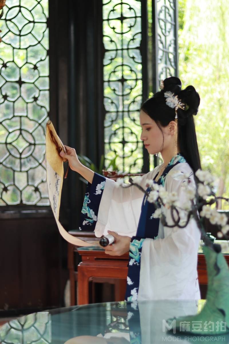 汉服模特