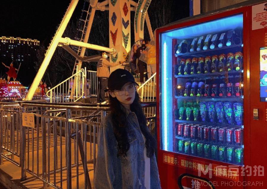 校园模特