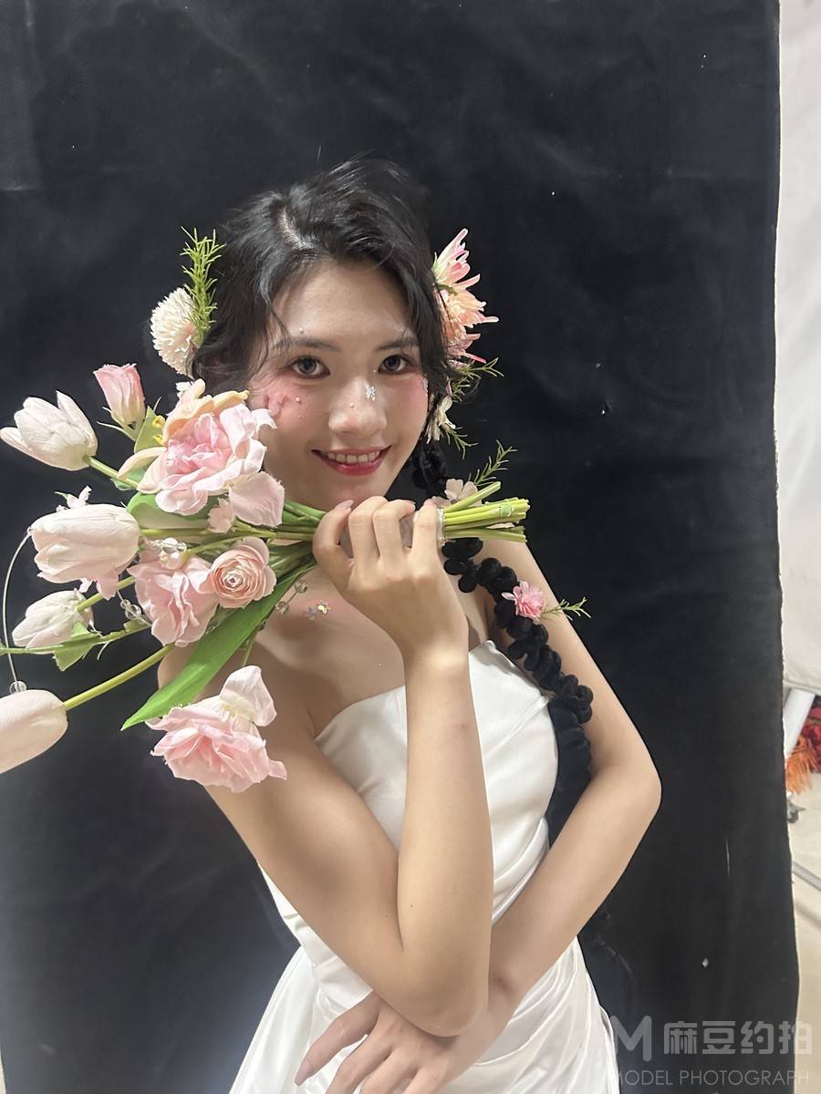妆容模特
