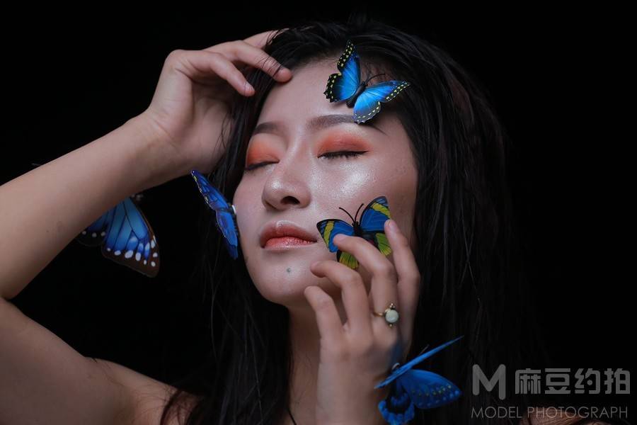 情绪模特