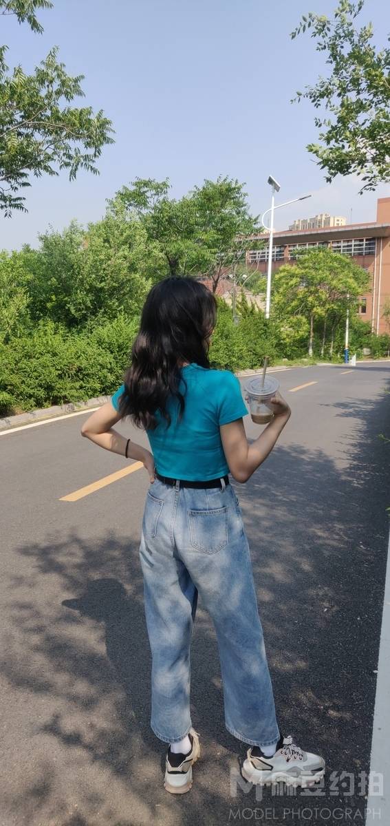 校园模特