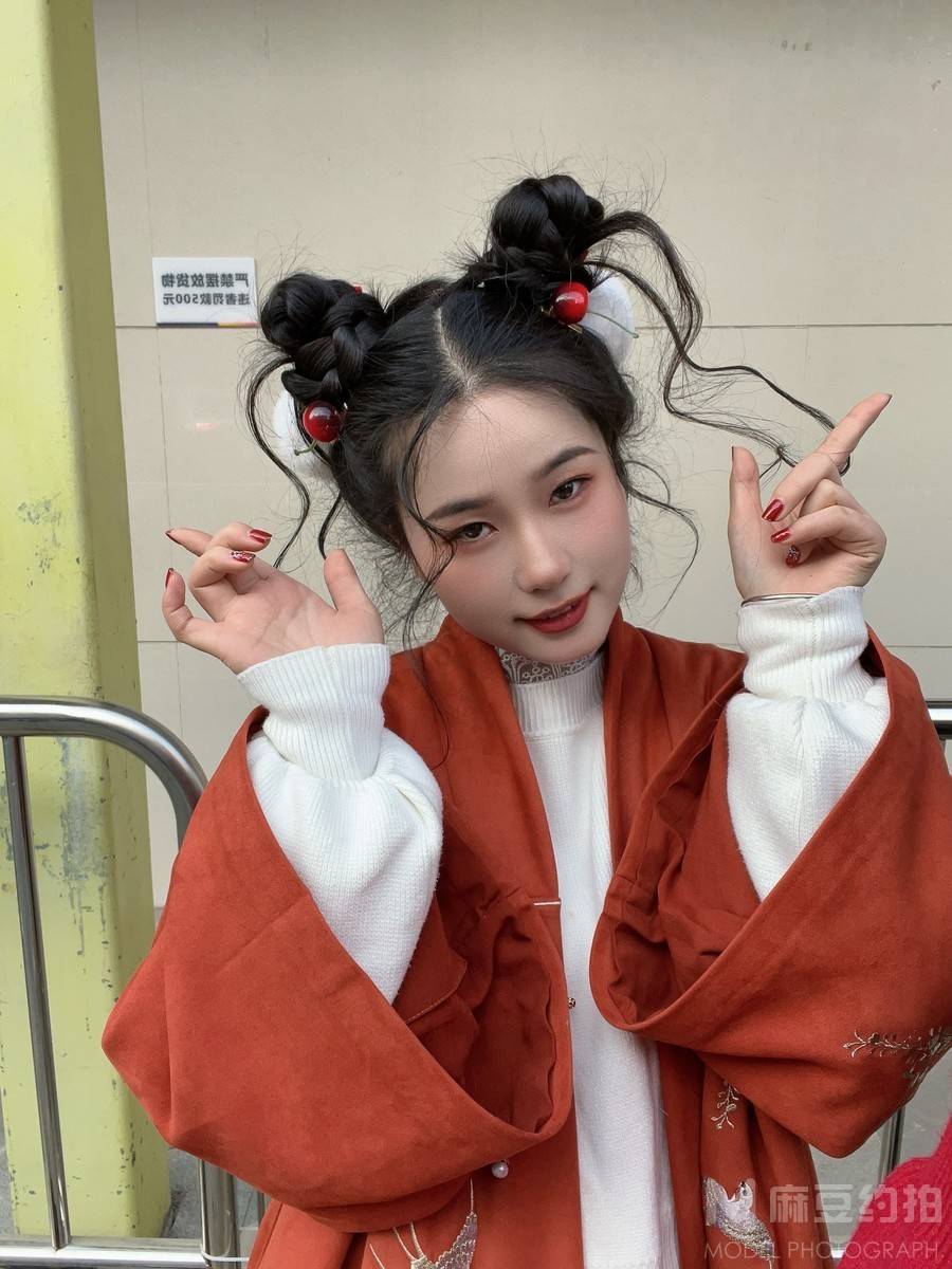 汉服模特