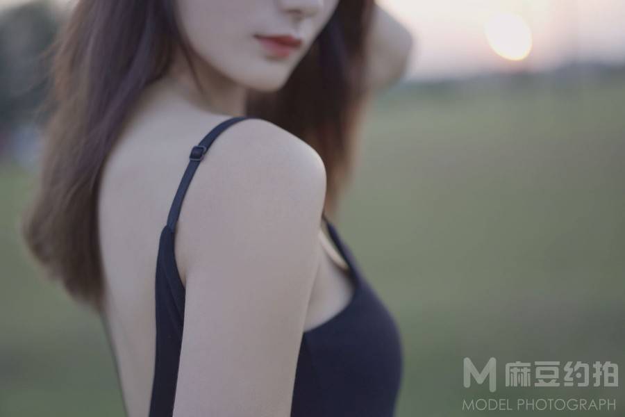 黑白模特