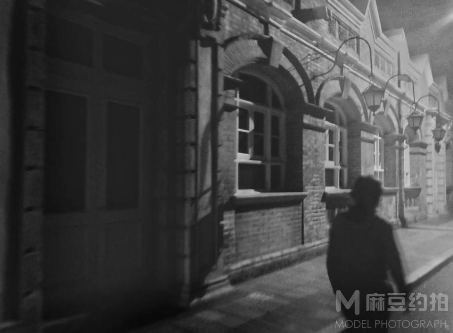 黑白模特