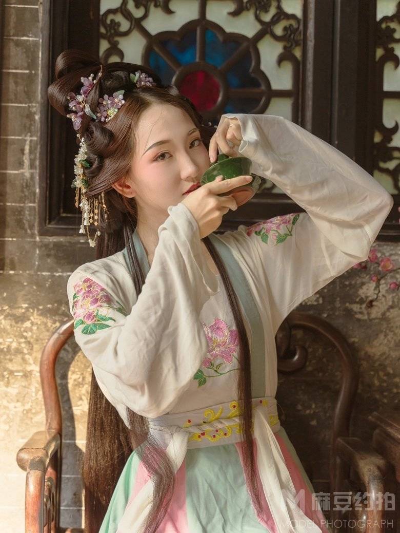 汉服模特