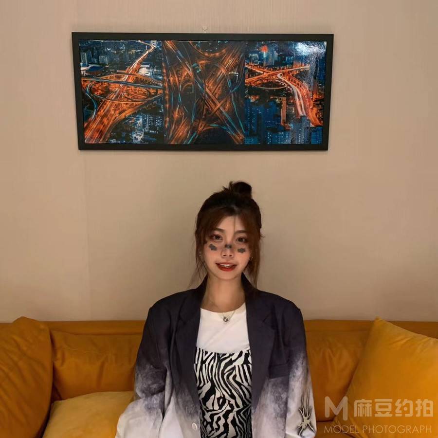 情绪模特