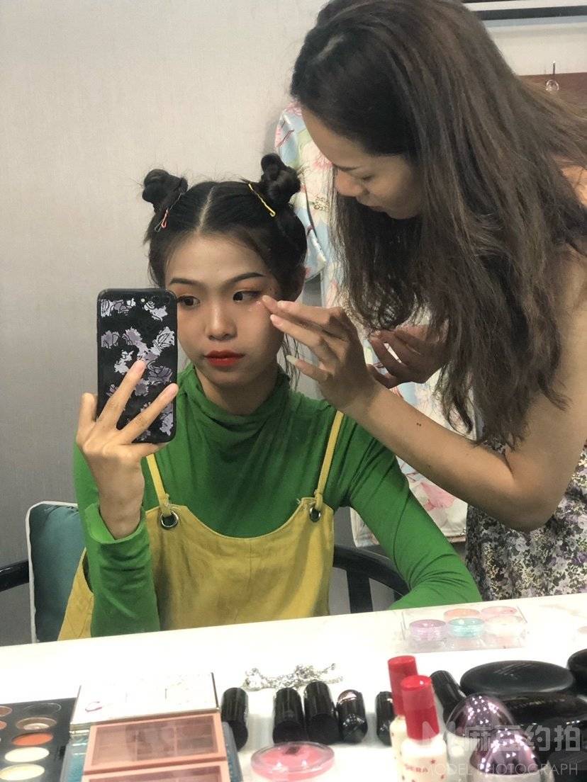 妆容模特