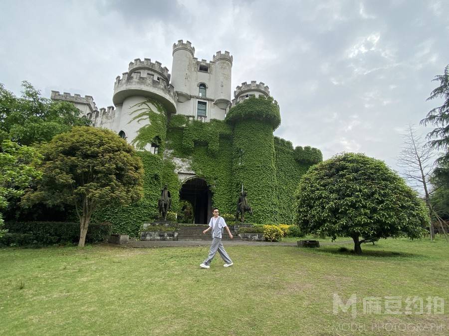 黑白模特
