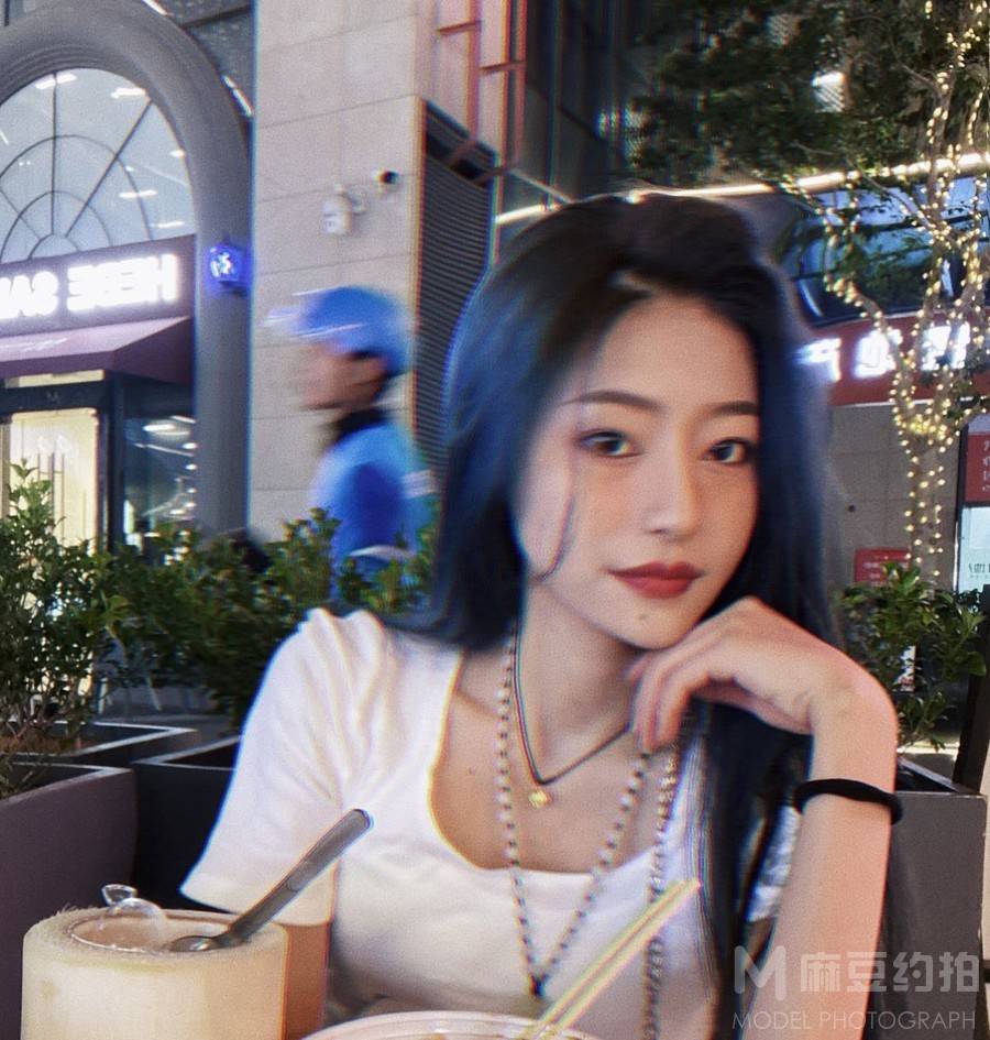 情绪模特