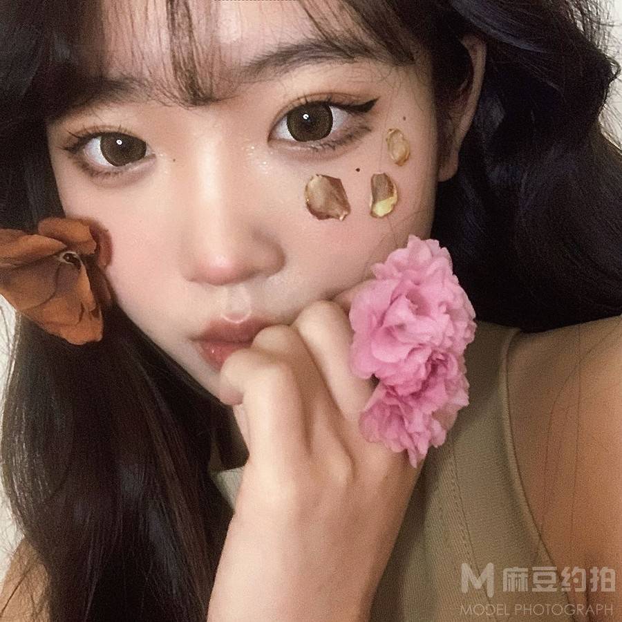 妆容模特