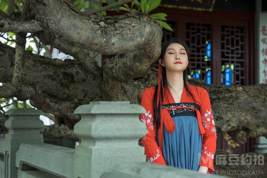 汉服模特