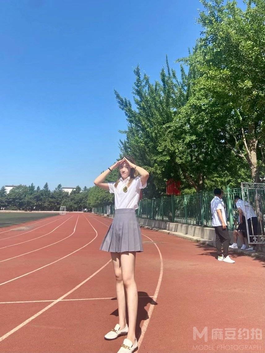 校园模特