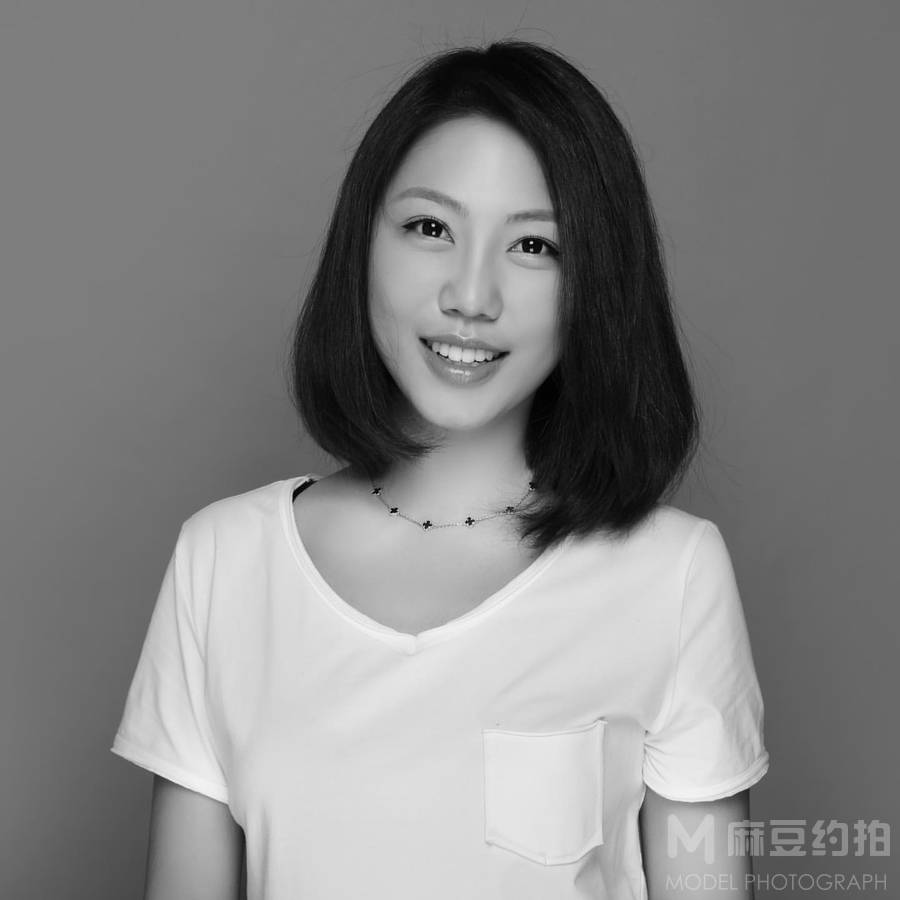 黑白模特