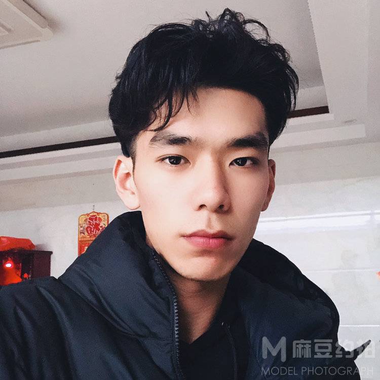 黑白模特