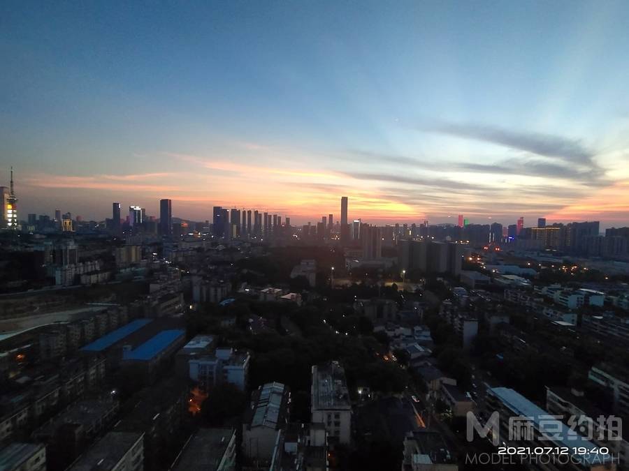 夜景模特