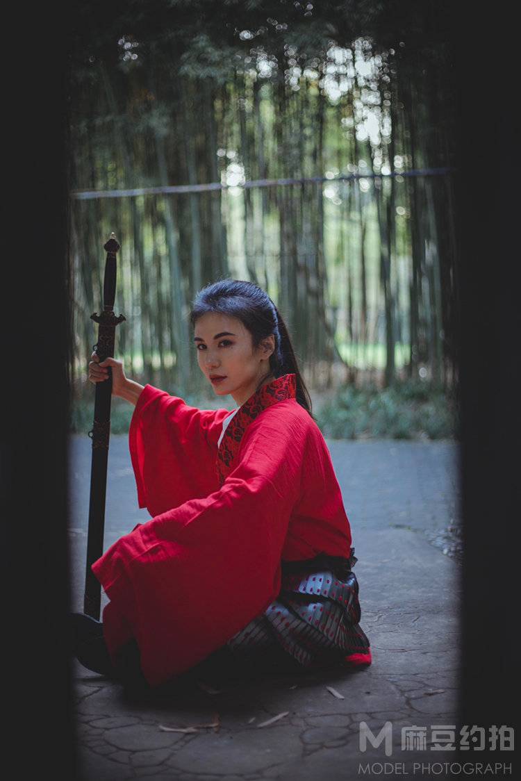 情绪模特
