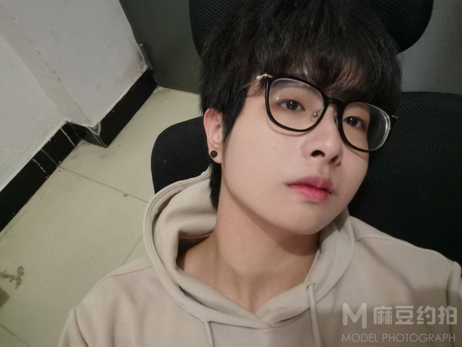黑白模特