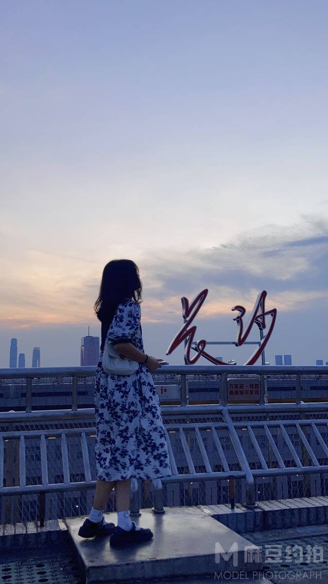 校园模特