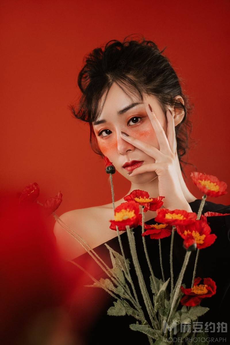 情绪模特