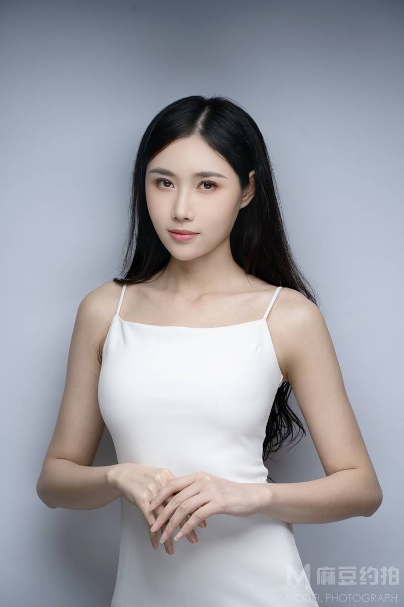 黑白模特