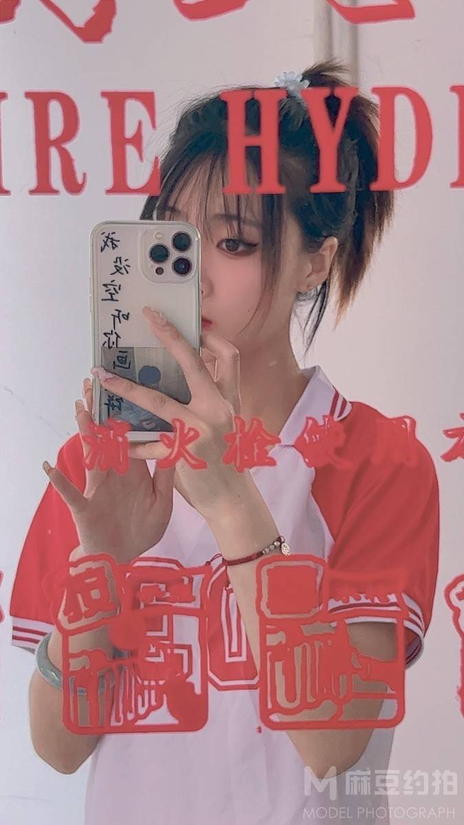 校园模特