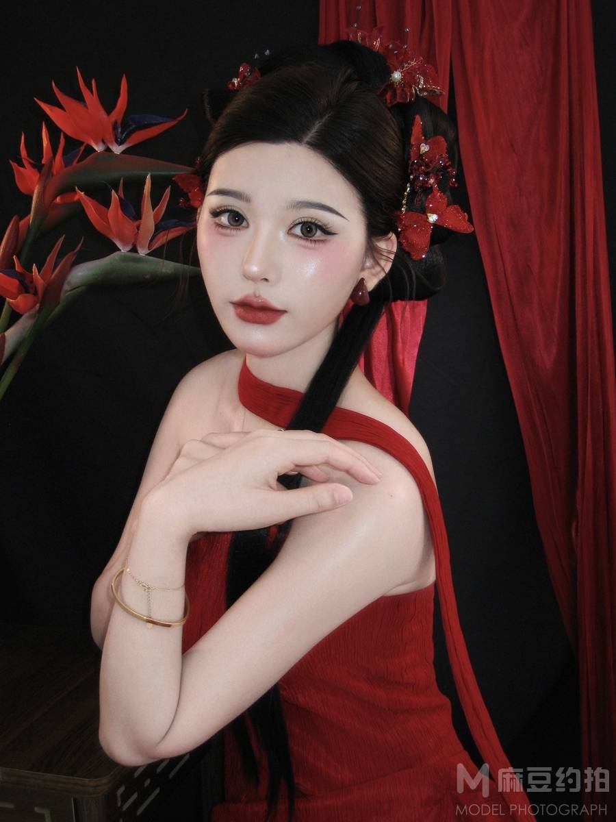 妆容模特