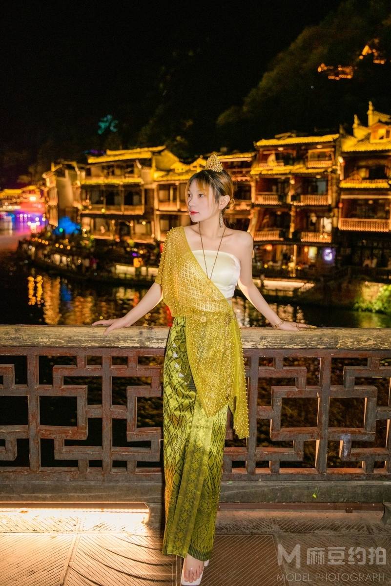 夜景模特