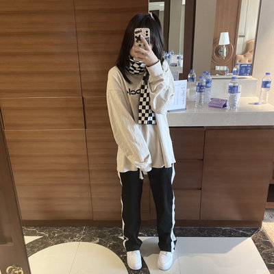 黑白模特
