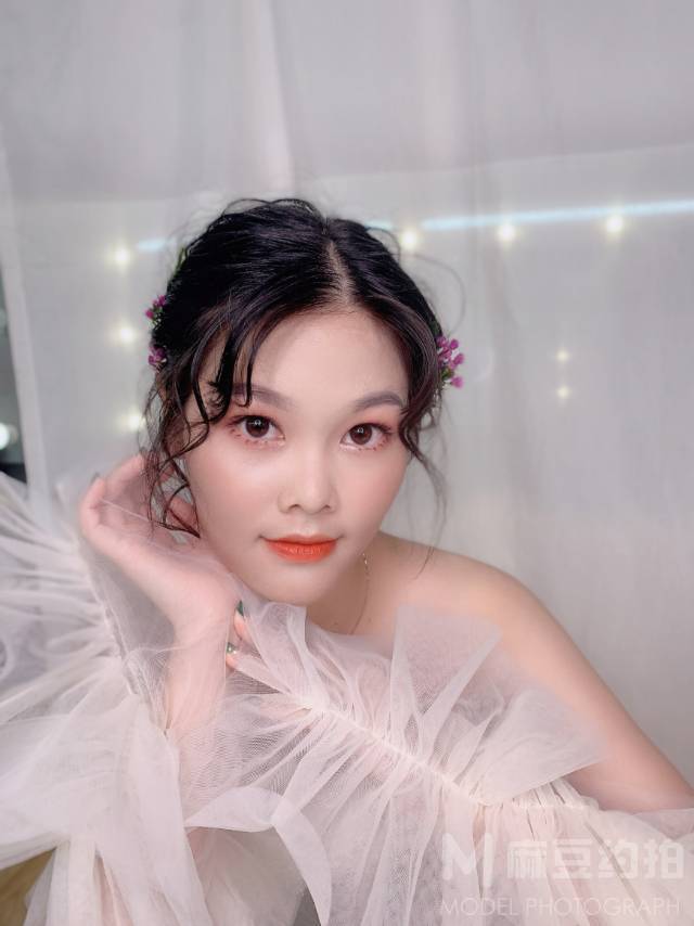 妆容模特