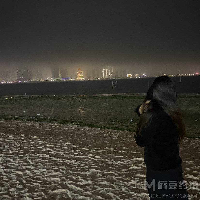 黑白模特