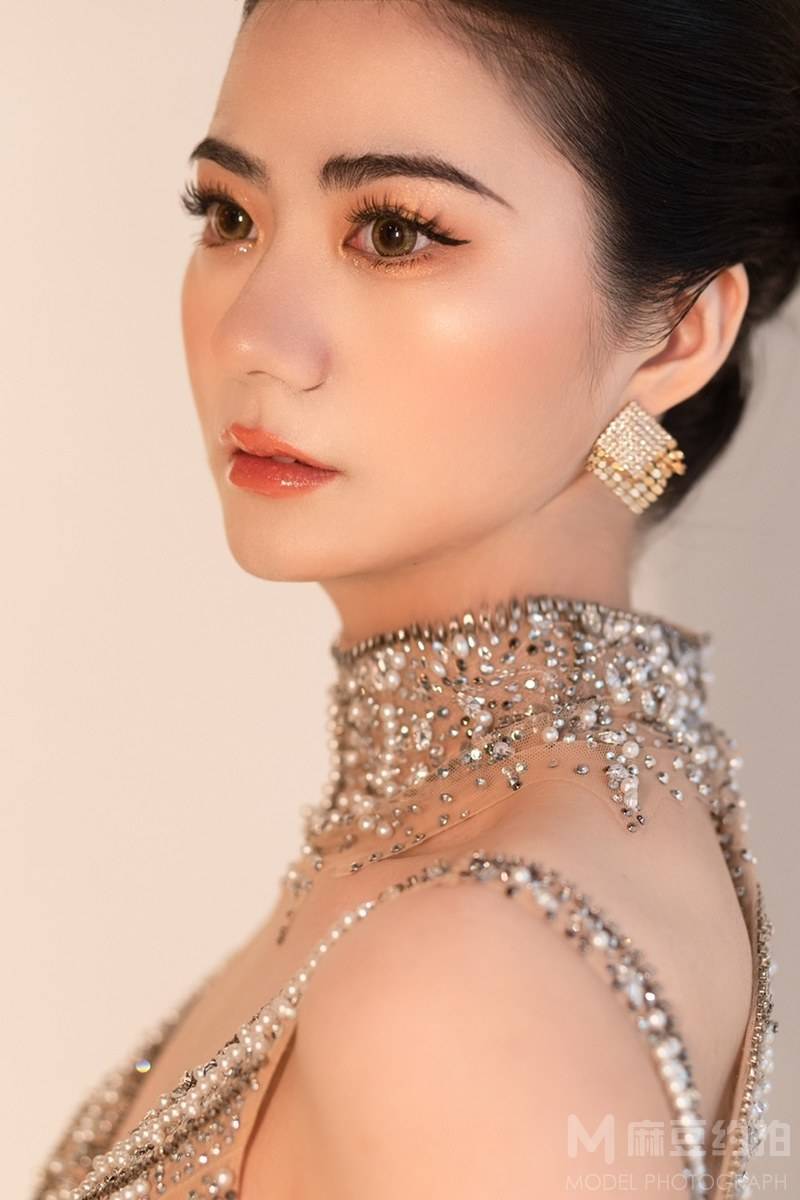 妆容模特