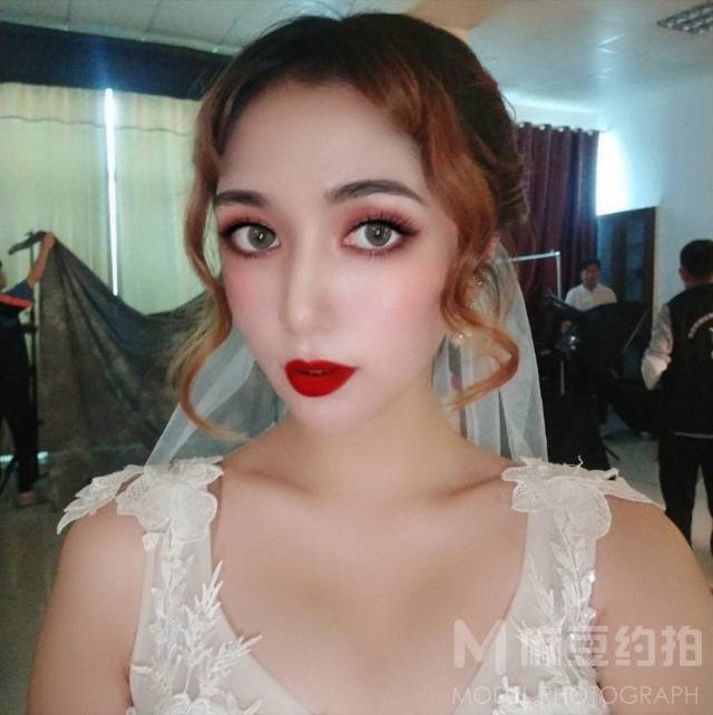 妆容模特