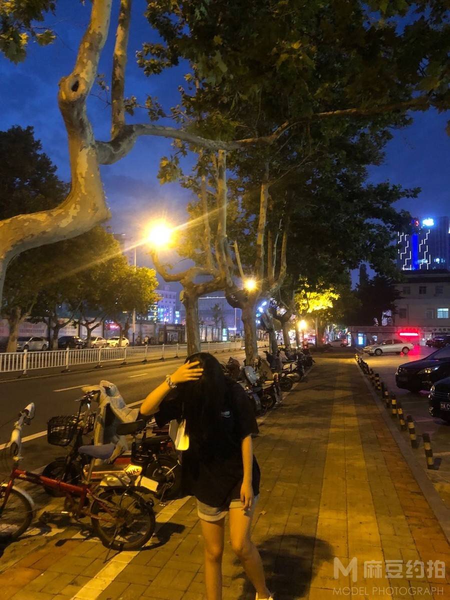 夜景模特