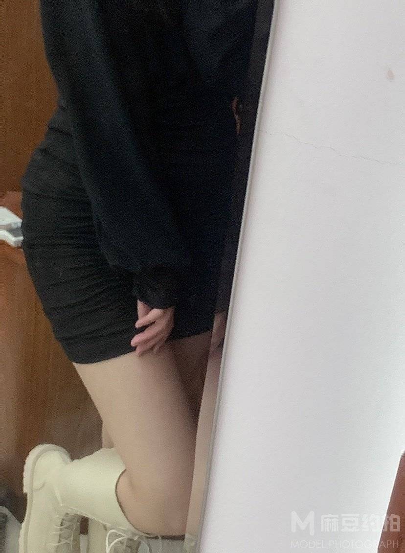 黑白模特