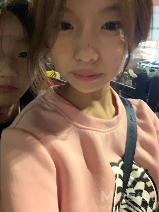 黑白模特
