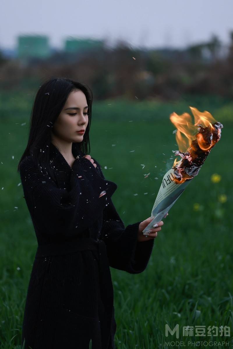 情绪模特