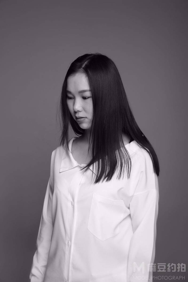黑白模特