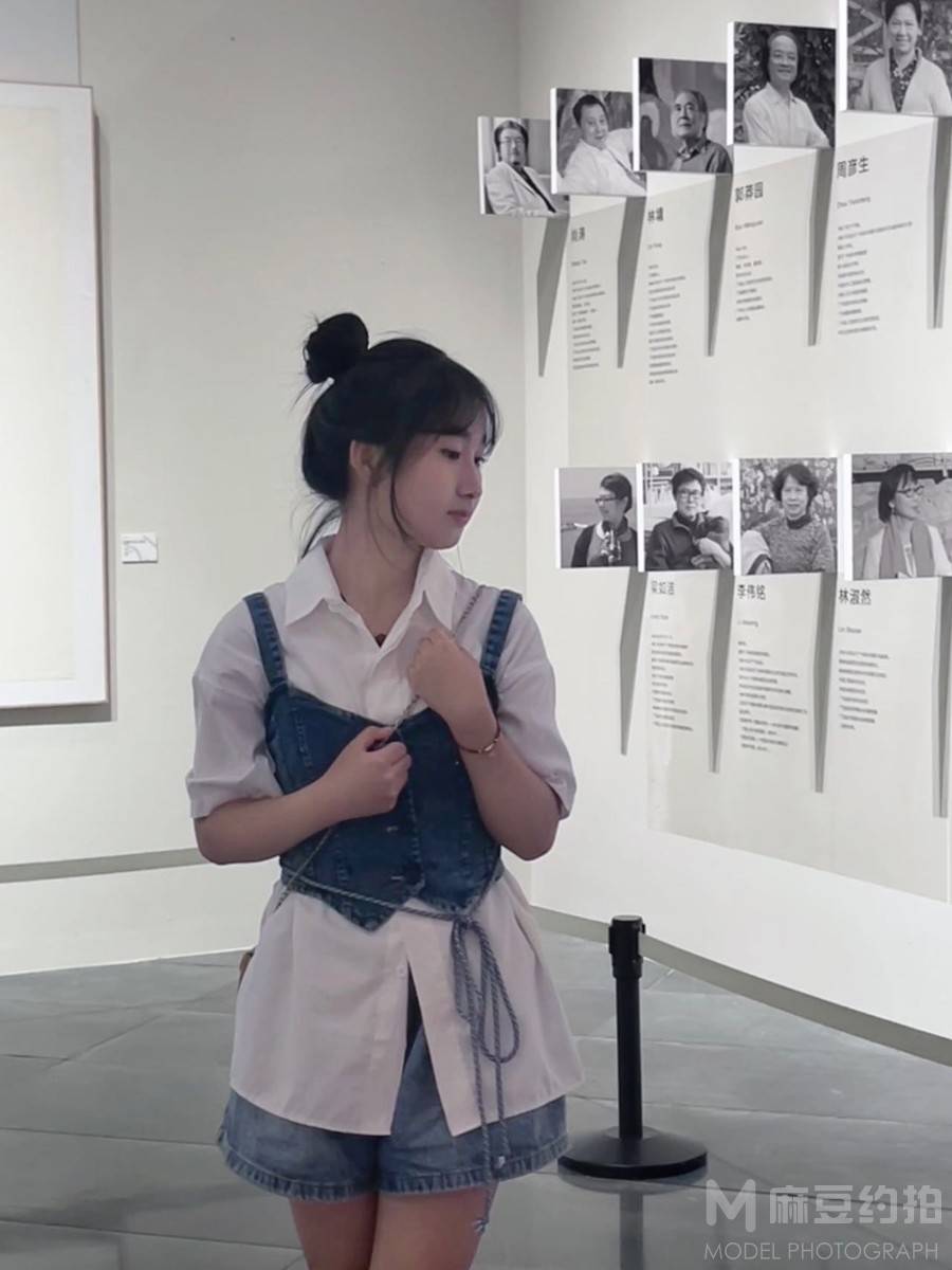 校园模特