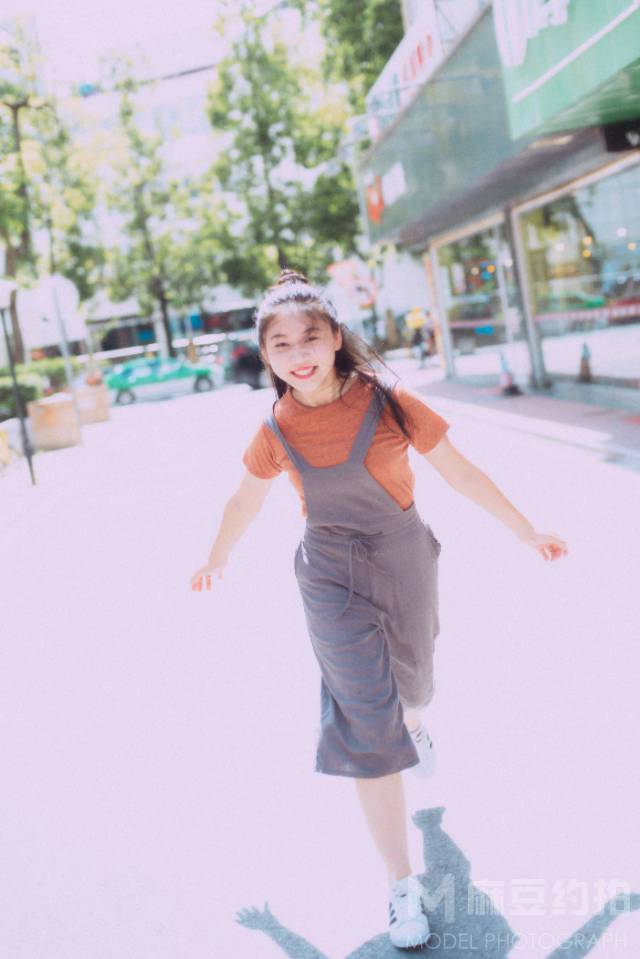 胶片模特