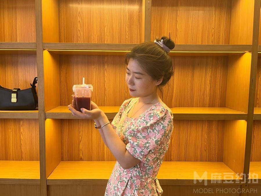 妆容模特