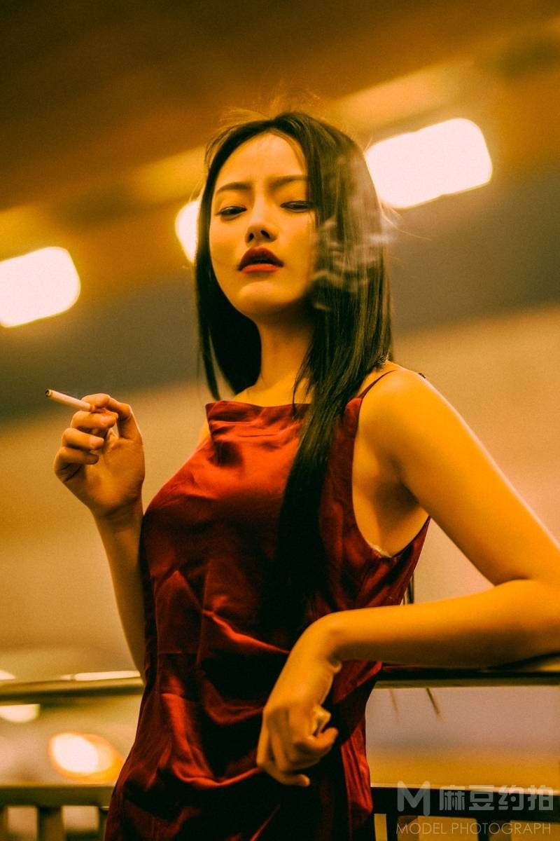 情绪模特