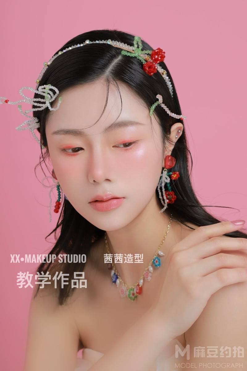 妆容模特