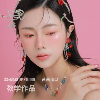 妆容模特