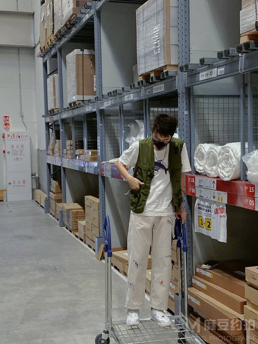 情绪模特