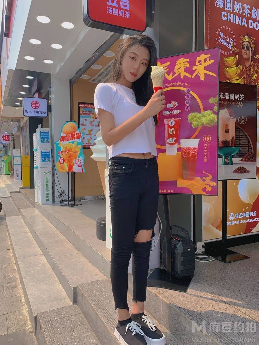 校园模特