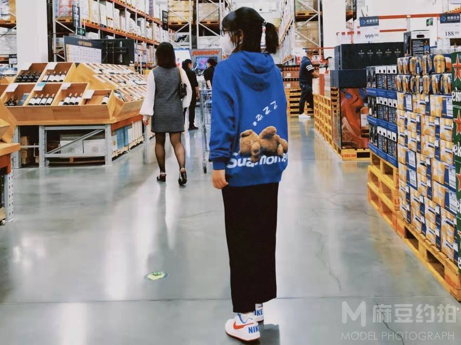 校园模特