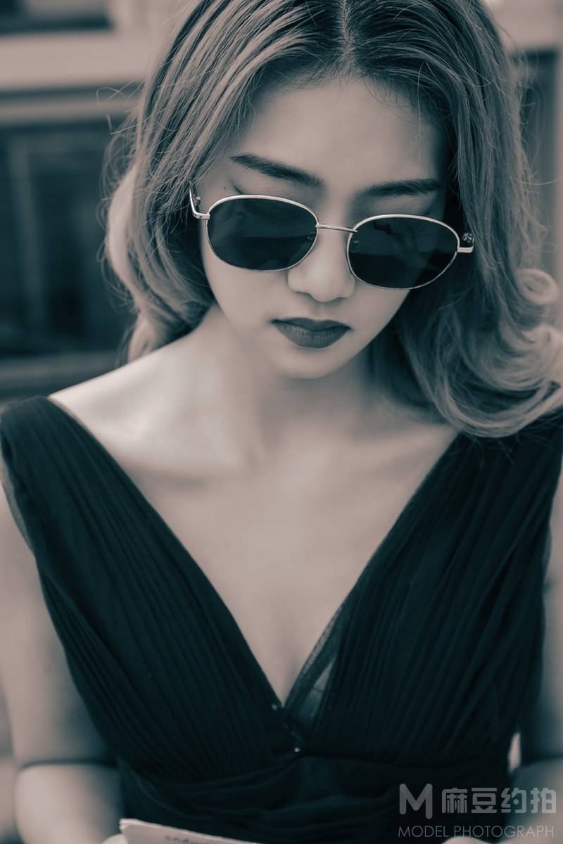 黑白模特