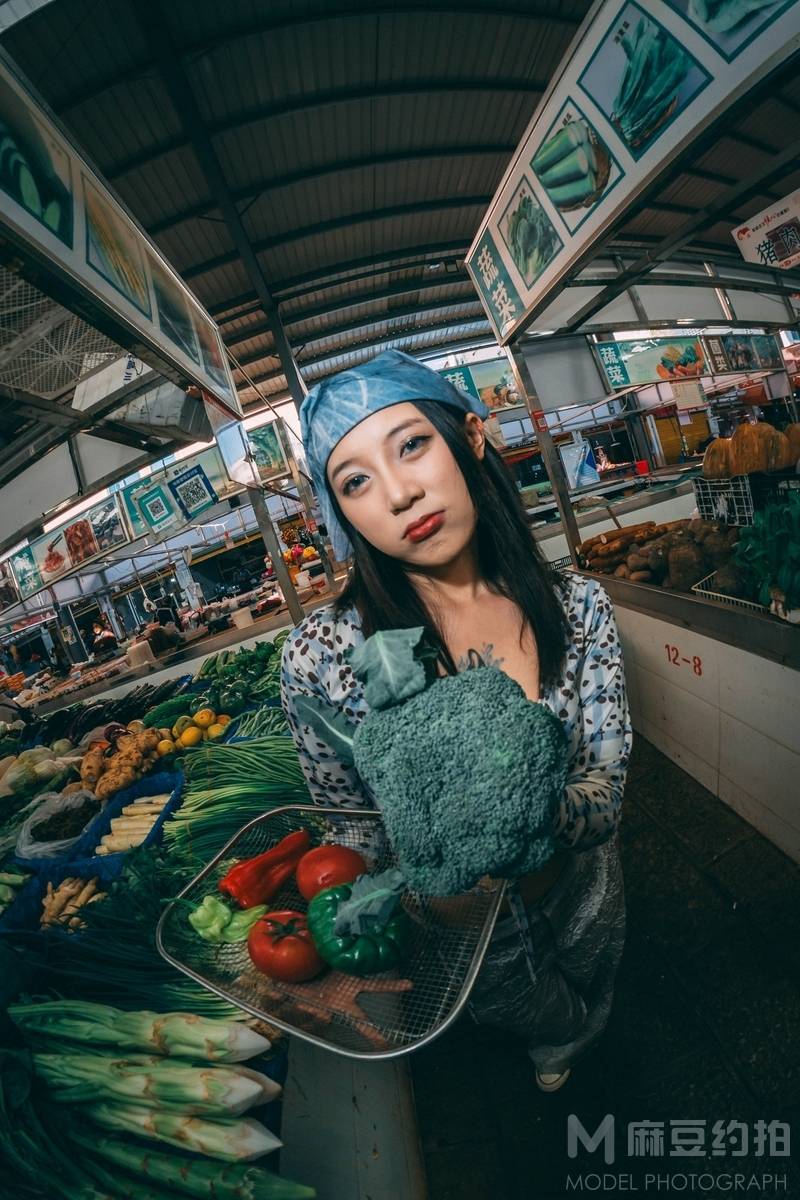 情绪模特